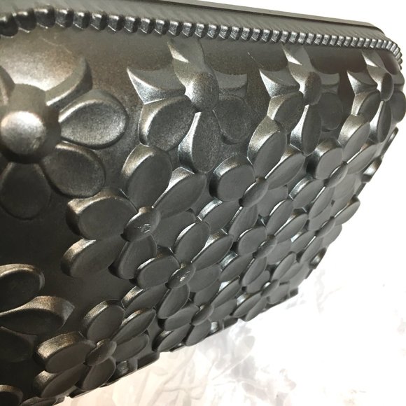 Nordic Ware Daisy Cake Pan-  9x13.5 Heavy Cast Aluminum made in the USA - Picture 7 of 13